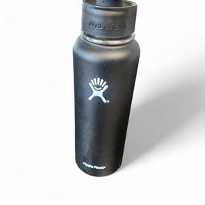 Hydro Flask Matte Black Bottle